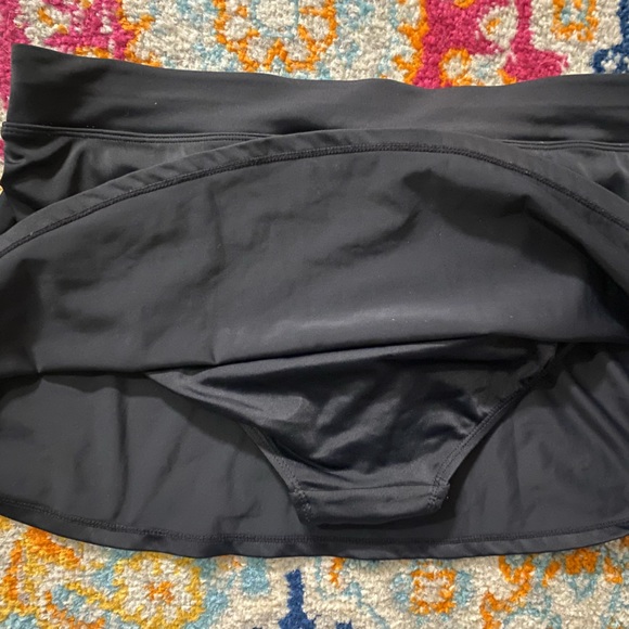 Jaclyn Smith Floral Sweetheart Neckline Animal Print Halter Tankini set - Picture 13 of 14